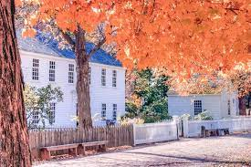 AmherstInn2's tweet photo. Escape to Amherst Inn and discover the perfect blend of warmth and charm as the seasons shift. Embrace the tranquility of our inviting ambiance, making your stay an unforgettable experience during this season of change. https://t.co/WklIWALdm4