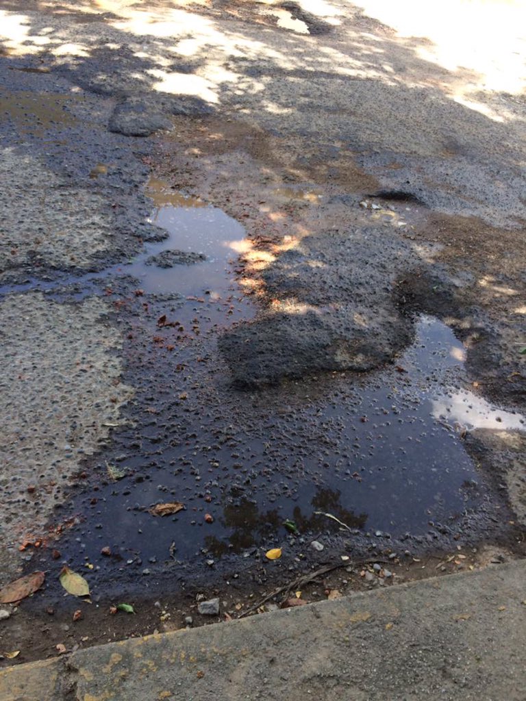 LaCaliforniaSu1's tweet photo. ATENCIÓN @lAlcaldiasucre Alcalde @jvrangelavalos @consuljuridica2 LOS PROPIETARIOS DE LA URBANIZACIÓN LA CALIFORNIA SUR TENEMOS MÁS DEL 75% DE NUESTROS IMPUESTOS MUNICIPALES AL DÍA Y EXIGIMOS RETRIBUYAN A LA COMUNIDAD EN OBRAS Y ASFALTADO DE NUESTRAS CALLES, AQUÍ UNA MUESTRA: https://t.co/xTjiP5Cunb