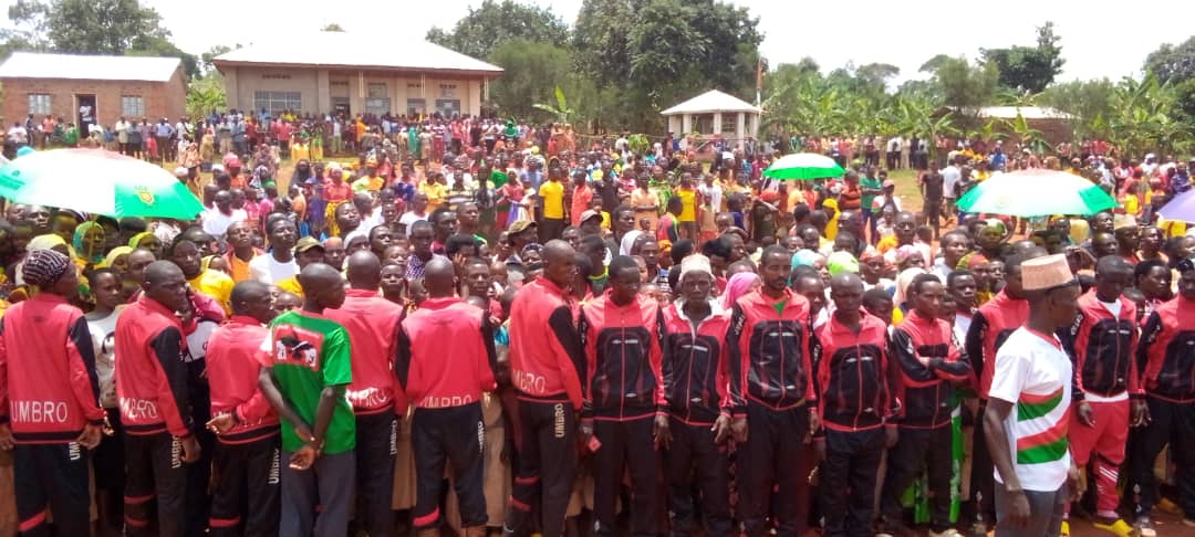 CnddFddBuhumuza's tweet photo. #Burundi Kuruno musi igenekerezo rya 29/9/023 Ubuserukizi bw'umugambwe @CnddFdd muri komine #Muyinga bwagendeye abagumyabanga bo muri zone #Munagano.Bakaba bifadikanije n'Imbonerakure zari zifise ibikorwa vyokwerekana inguvu z'umugambwe mwiyo zone.
@nancymutoni 
@Cnddfddyouth https://t.co/n25WxEDtfE