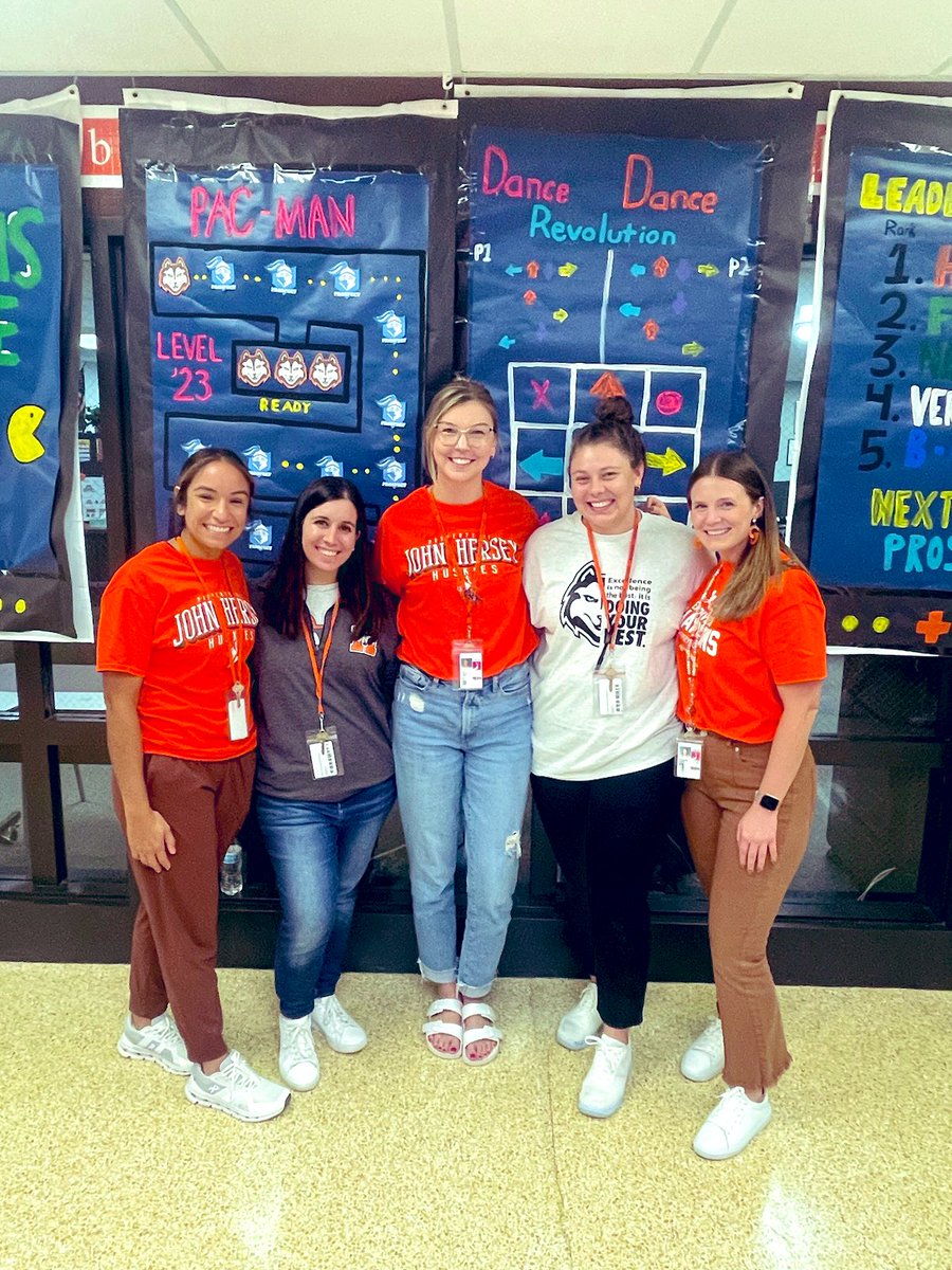 MsPritchard3's tweet photo. First Homecoming as a Huskie has been so much fun! 🧡🤎 @HerseyHuskies https://t.co/4WAbQOZZvh