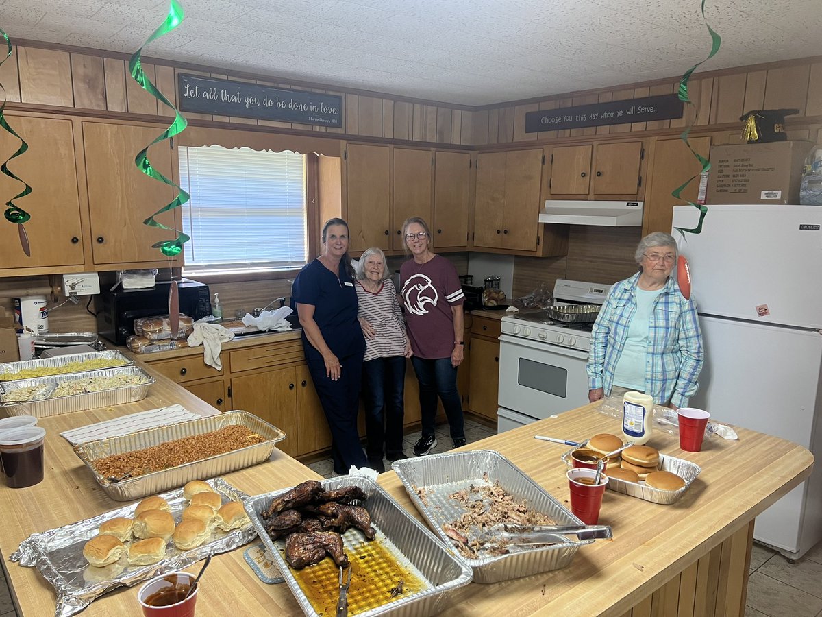 EuporaFootball's tweet photo. Thank you to the Eupora Church of Christ and everyone else involved with our pregame meal before our game tonight! https://t.co/F4DTtQhXQp