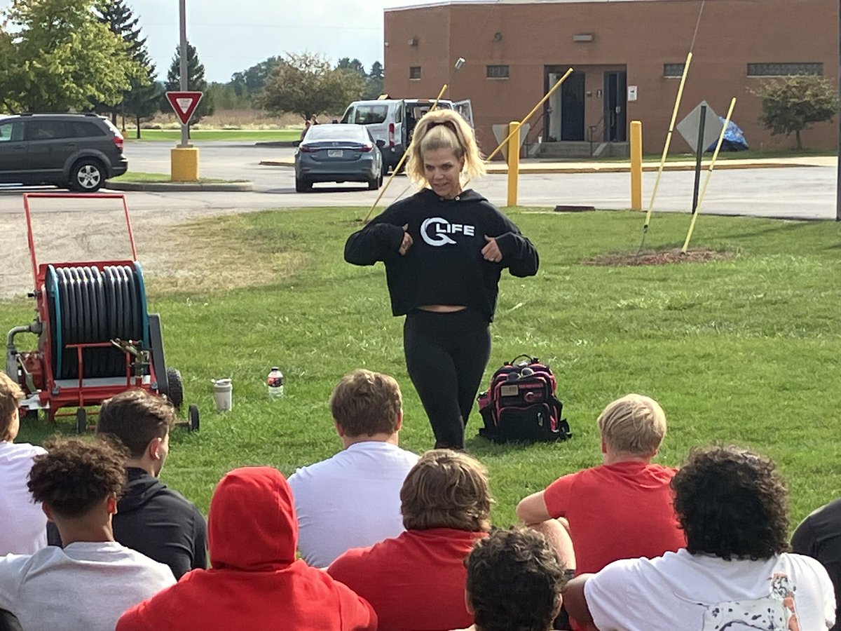 EastwoodFB's tweet photo. Thank you @jengraffice for talking with the team today! 110%TR! https://t.co/ICvwq5HxM3