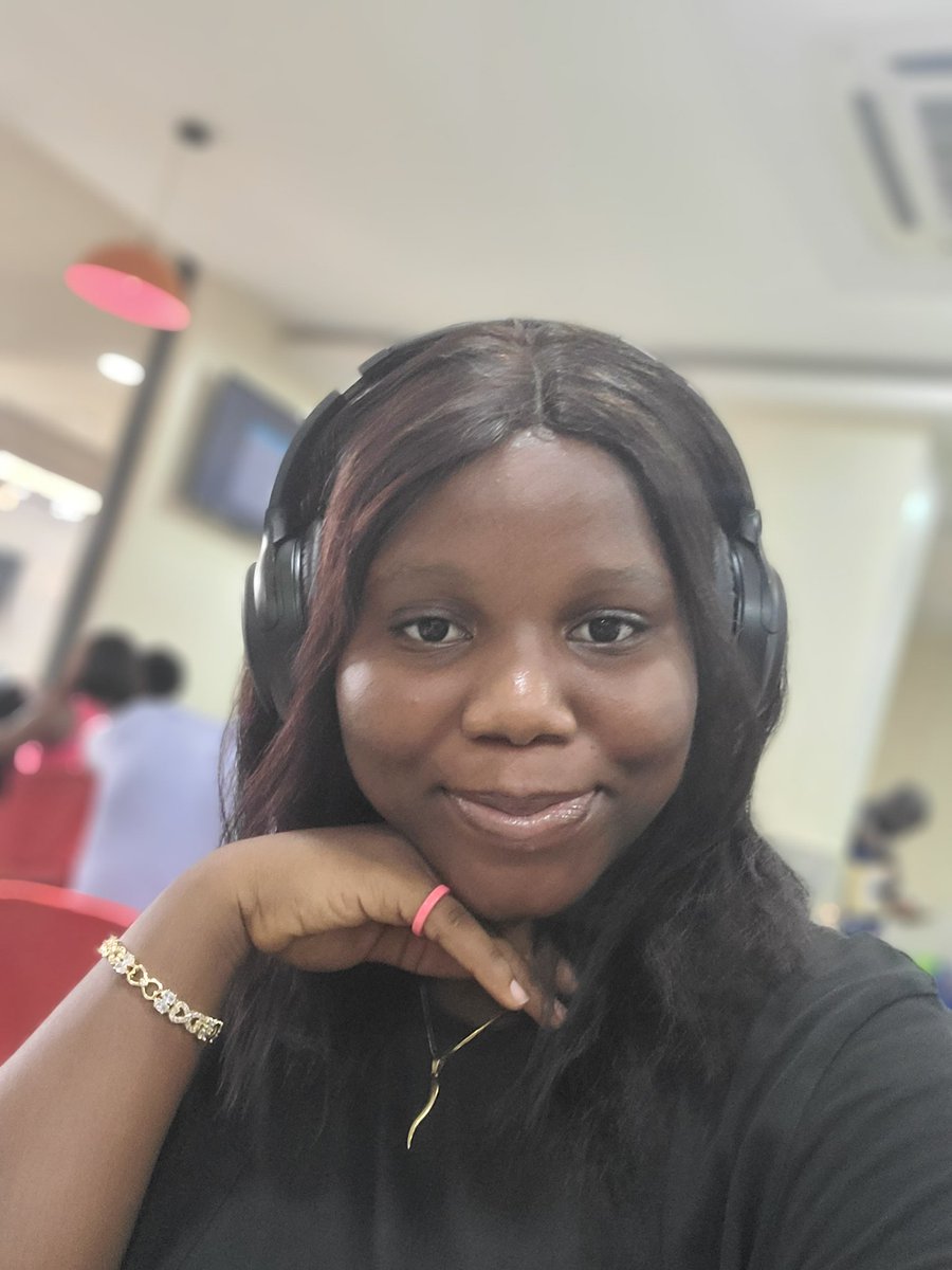 oreoluwa_ruth's tweet photo. Feeling cuteπ
#techbabe #outwithboo https://t.co/5WEVubk1fV