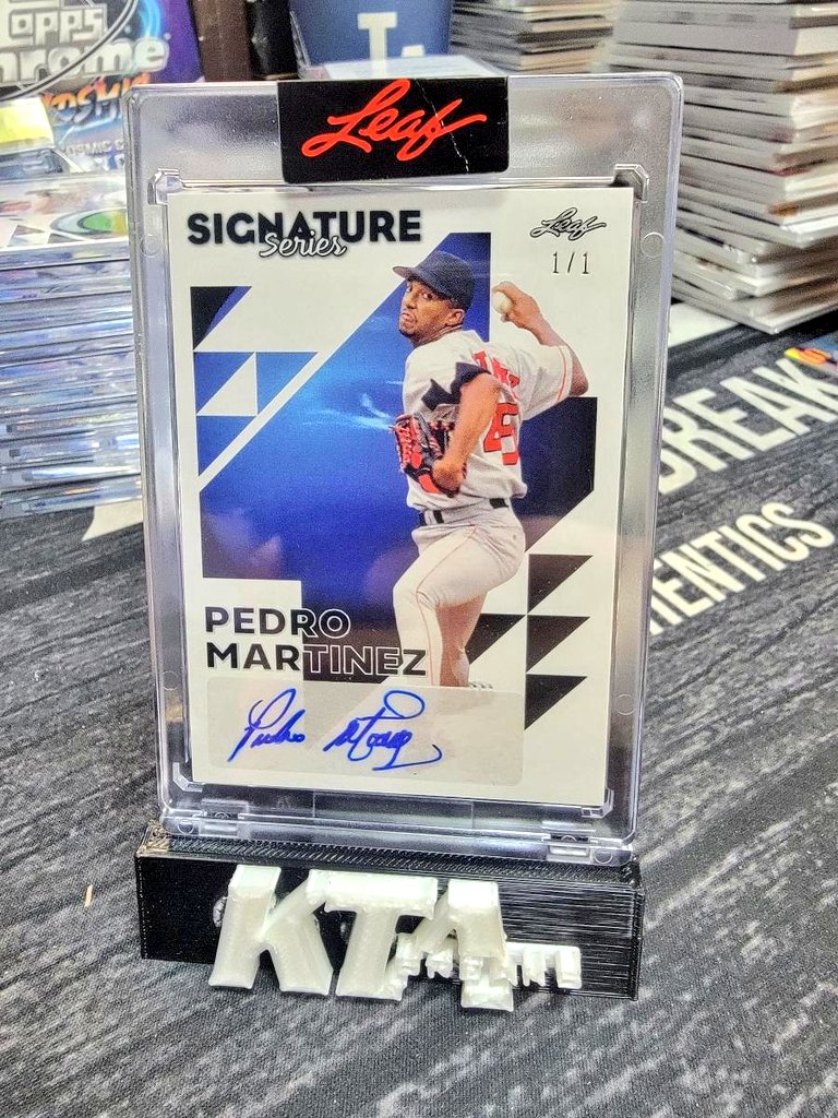 KTAuthentics's tweet image. Recent Hits from @Leaf_Cards Signature Series Baseball #ktabreaks #LeafCards #LeafBaseball #LeafSignatureSeries #Baseball #MLB #Baseballcards #sportscards #collect #groupbreaks #casebreaks #breaks
.
.
.
Join a group break at 
ktabreaks.com