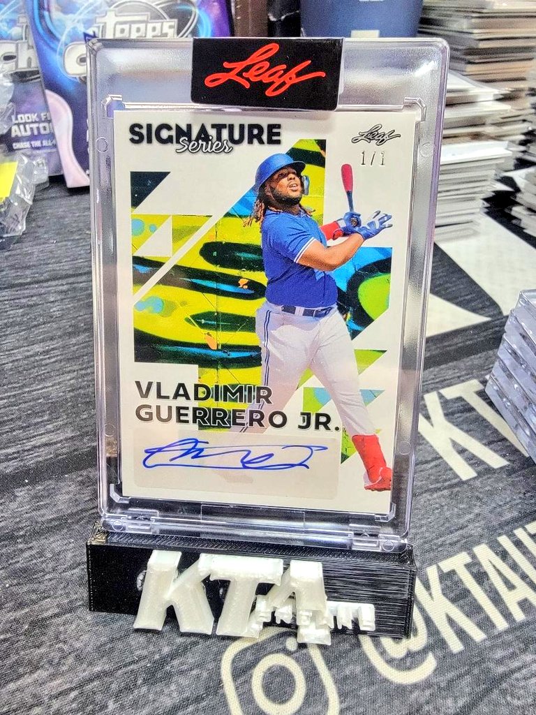 KTAuthentics's tweet image. Recent Hits from @Leaf_Cards Signature Series Baseball #ktabreaks #LeafCards #LeafBaseball #LeafSignatureSeries #Baseball #MLB #Baseballcards #sportscards #collect #groupbreaks #casebreaks #breaks
.
.
.
Join a group break at 
ktabreaks.com