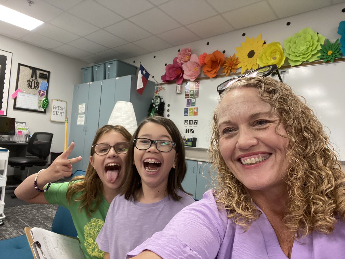 JES_Dickinson's tweet image. A beautiful morning, forms of communication, and just hanging with some amazing kiddos. Lots of love and laughter in this room. #GTLife #FutureReadySkills