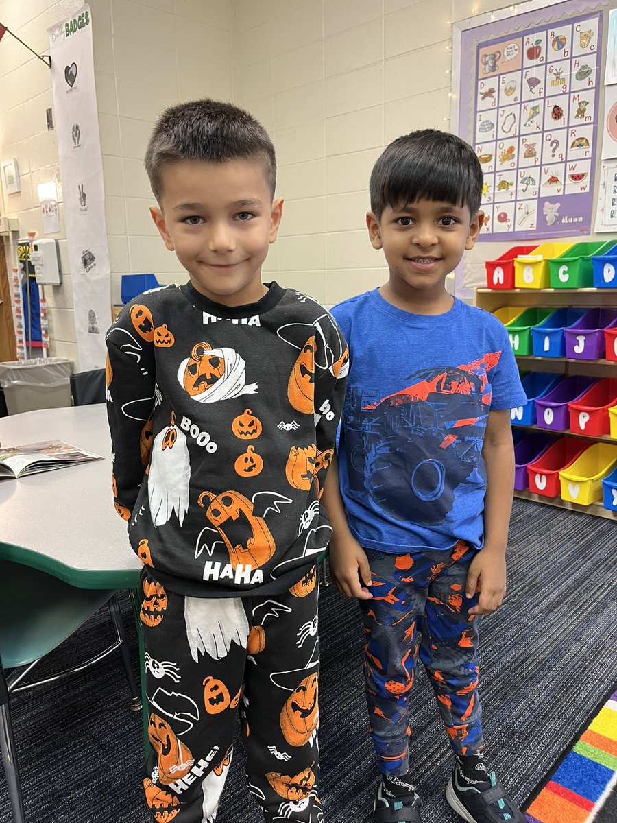 Pajama day is the best way to end a week✌🏼