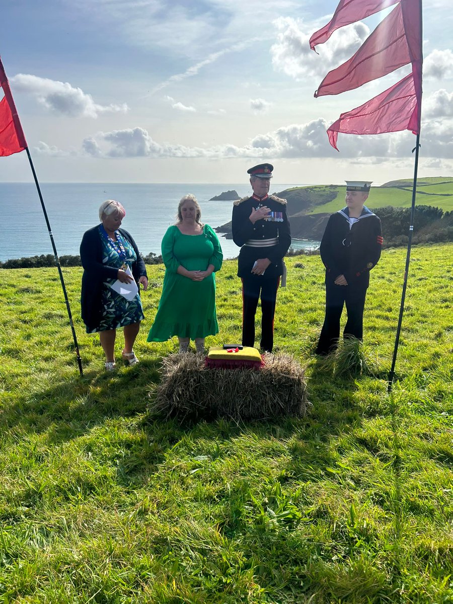 What a pleasure and privilege to be able to present the wonderful ⁦@BabsRounsevell⁩ with her MBE on the cliffs near Portloe. Cornwall at its very best. ⁦@ChaosGroupUK⁩ ⁦@RoyalFamily⁩