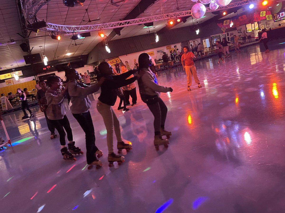 IPS_ArlingtonMS's tweet photo. 95% or better attendance & good behavior celebration to finish an awesome spirit week!!!
#RollinKNIGHTS🟨⬛️
#GoKnights🟨⬛️
#ProudtobePublic🟨⬛️
#Rollercave
@StacyColeman05
@HawkinsShe145
@SocialWorkerAMS
@Ms_Billups
@AMS_Counselor
@CoachChrisScott https://t.co/6oIMTxCefa