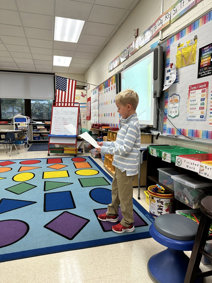 Ms_SLajam's tweet photo. Ss were so excited to share their “my favorite thing about fall…” pieces with the class today! #HubbardSchoolRocks #ShareOut https://t.co/tD3YQN0FVf