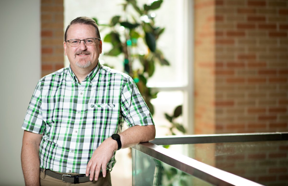 Congratulations to Dr. Lee Hughes, associate professor of biology and our Associate Dean for Undergraduate Studies, who was recently awarded the 2024 Carski Award from <a href="/ASMicrobiology/">ASM</a>! More: cos.unt.edu/news/dr-lee-hu…