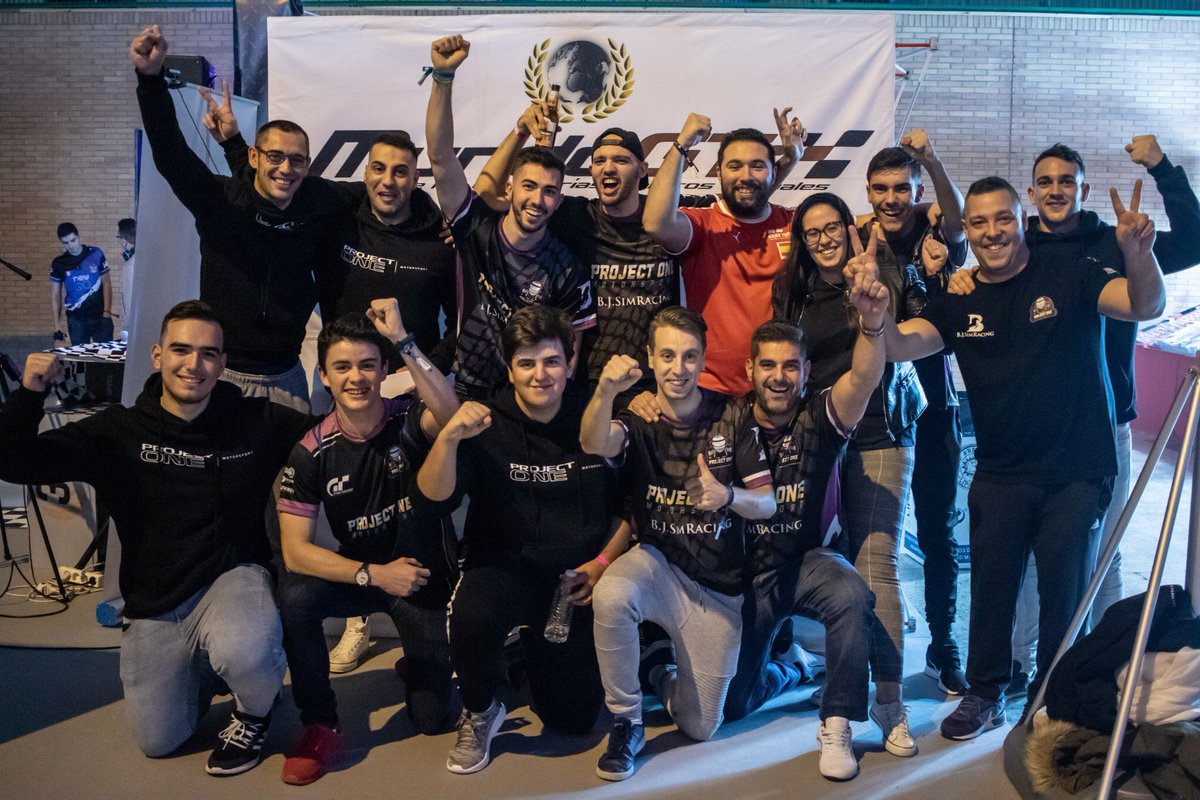 Gran Turismo Sport ha sido el juego que me cambió la vida, empezando en <a href="/PRoneMotorsport/">Project One Motorsport</a>, que se convirtió en una familia, y terminando siendo campeón de España y subcampeón del mundo🤩

Pero lo que me llevo es a las personas que he conocido💜

Thanks <a href="/thegranturismo/">Gran Turismo</a> 🙌