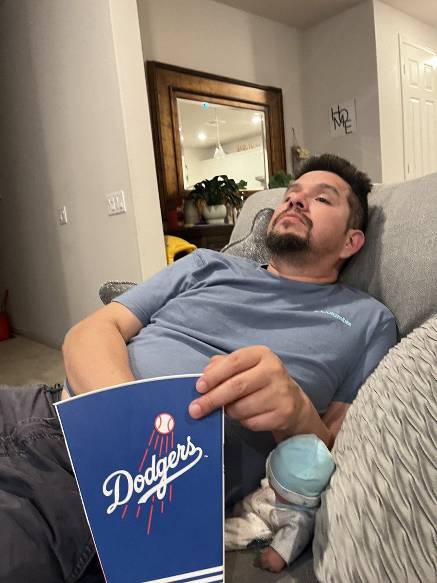 Me watching people fuck their lives up just to get some clout!