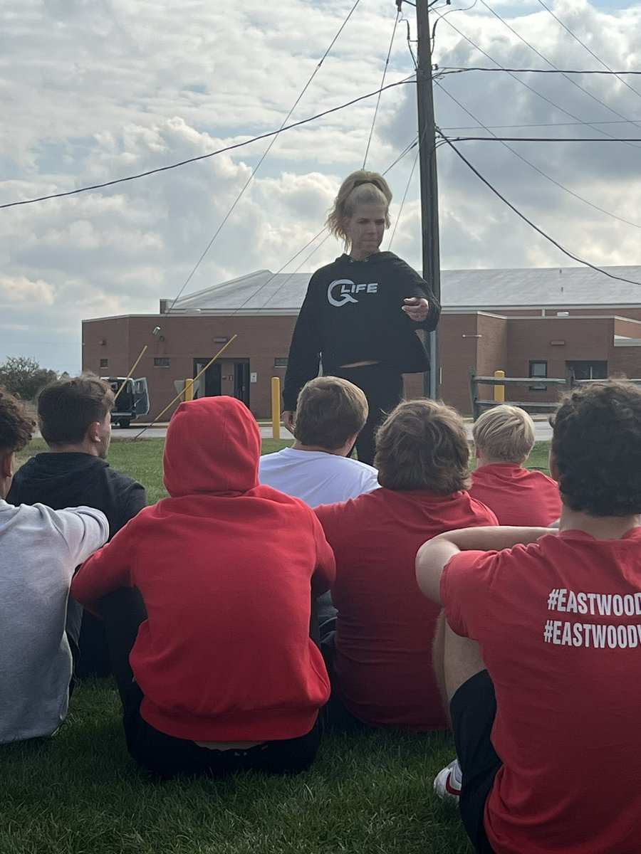 EastwoodFB's tweet photo. 110%TR @jengraffice https://t.co/M2g7wZkTsW