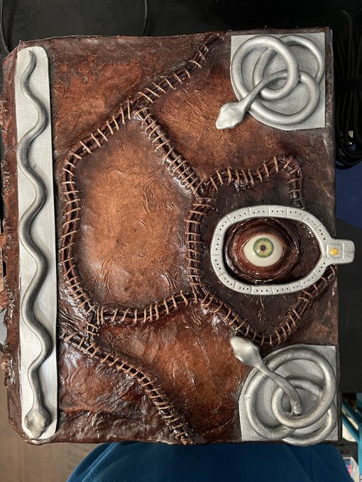 Finally finished my Spell Book! This was a ton of work and I&rsquo;m happy with how it turned out 🥰 https://t<a href="/tag/spookymonth"class="tags"><span>#spookymonth</span></a>