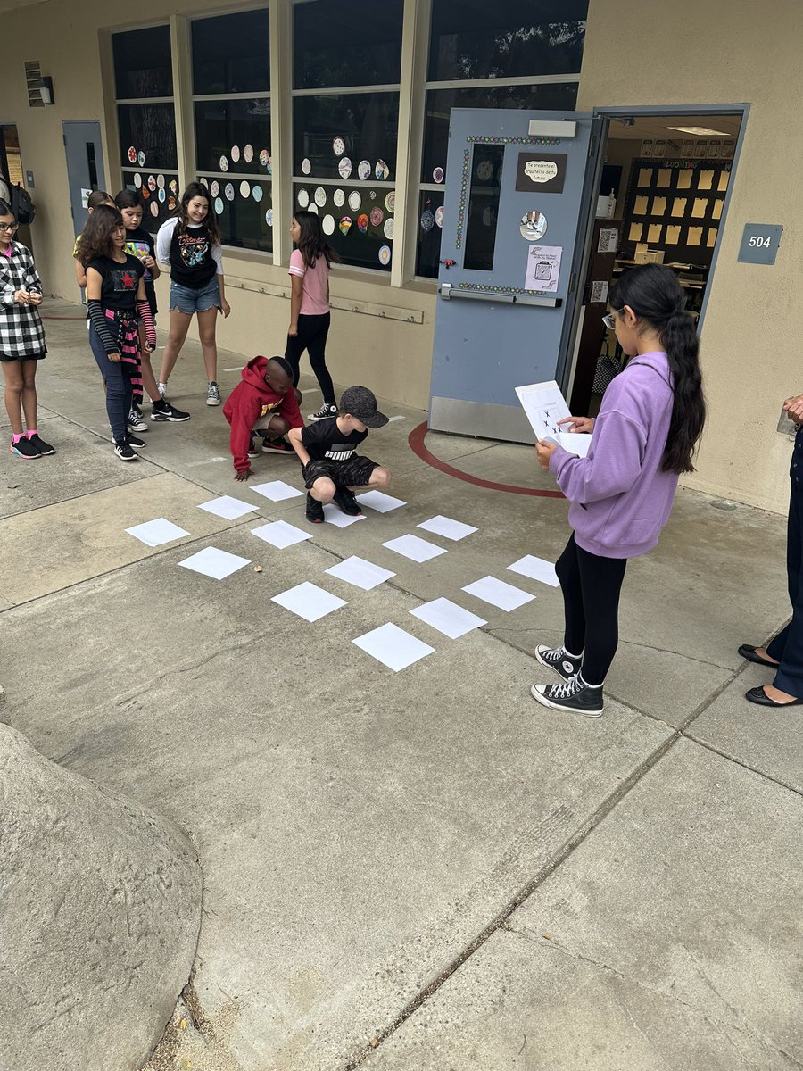 consejeramichel's tweet photo. Our awesome PAL students worked together to go through the maze by communicating, taking turns, and encouraging each other!
@laderapalma @LHSchools @LaderaPalmaPTA @SHernandez405 @vatjdh #lhcsd #DIAcademy https://t.co/frTQUcD26U