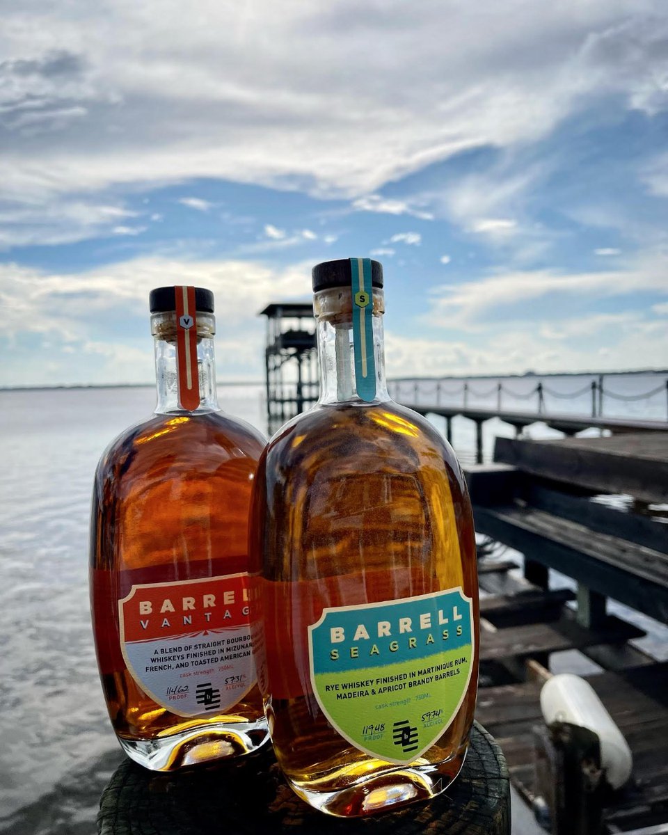 BarrellBourbon's tweet photo. Saying “so long, summer” and “hello, fall” with these two beauties.
#BarrellSeagrass #BarrellVantage #BarrellCraftSpirits #BlendedToNeverBlendIn https://t.co/5ccdSlmK7o