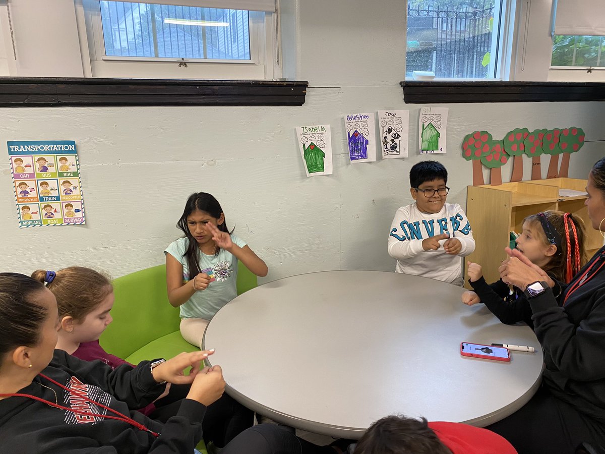 MsCignetti's tweet photo. Our students have had so much fun learning some ASL! What a way to spend a Friday afternoon π€β¨ #WeeLearn #WeeAreHawken #WeeConnect https://t.co/WDXipZDFSW