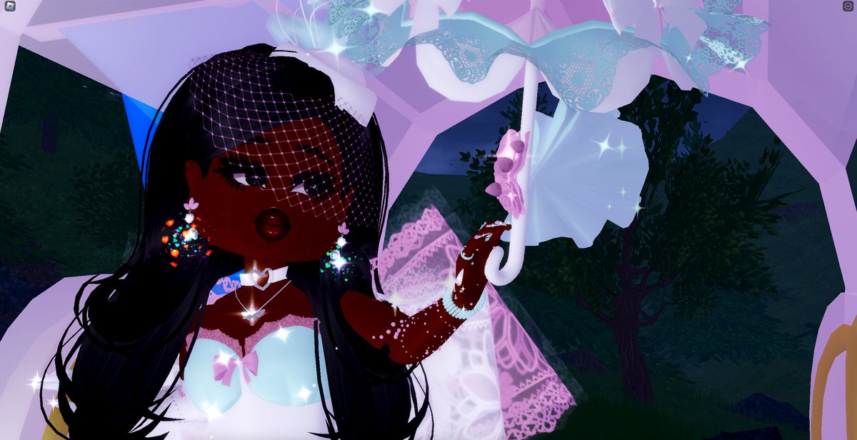 CLUELESSLYIN's tweet photo. @STRAWB4LT Elegantttt https://t.co/7t1Hju4oMq