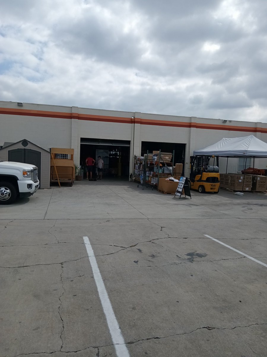 ProPickUpAndDel's tweet image. Picking up from My Auction House in Whittier CA and delivering to South Gate CA.