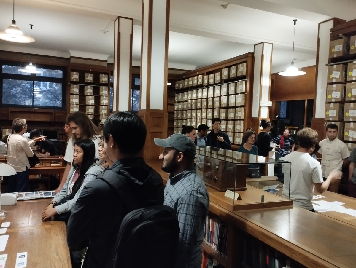 BibliothèqueESPCI (@bibli_espci) on Twitter photo La <a href="/NuitChercheurs/">Nuit Européenne des Chercheurs</a> dans la <a href="/Bibli_ESPCI/">BibliothèqueESPCI</a>. Une réussite! Public curieux, attentif, supercontent! Bravo à l'<a href="/ESPGG/">ESPGG</a> pour cette organisation La <a href="/NuitChercheurs/">Nuit Européenne des Chercheurs</a> dans la <a href="/Bibli_ESPCI/">BibliothèqueESPCI</a>. Une réussite! Public curieux, attentif, supercontent! Bravo à l'<a href="/ESPGG/">ESPGG</a> pour cette organisation