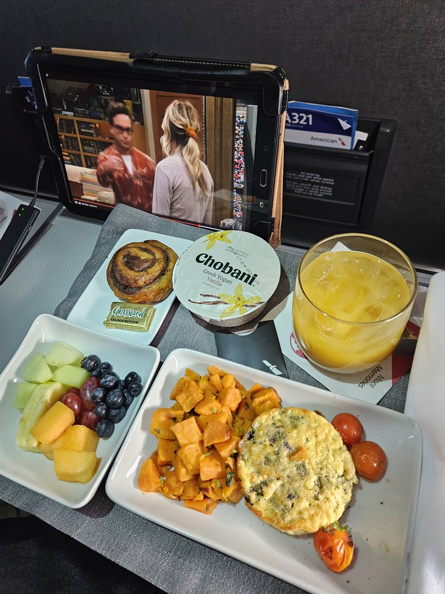 patstravelrevu's tweet photo. #AmericanAirlines #A321 #FirstClassMeal #SAN to #PHL https://t.co/QkuQsLF3kq #inflightmeal #Airplanefood #airlinemeal #FirstClass #American #AA #americanair #aviation #avgeeks #travel #LuxuryTravel #patstravelreviews https://t.co/KpYLdqMYUW