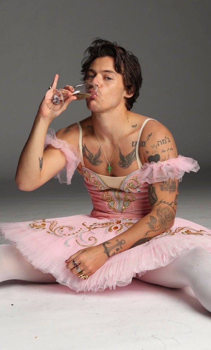 Vol6Tpwk's tweet photo. ↳ Coisas do Harry Styles - ou q me lembram ele - na SHEIN; A Thread https://t.co/DhmUAmeabm