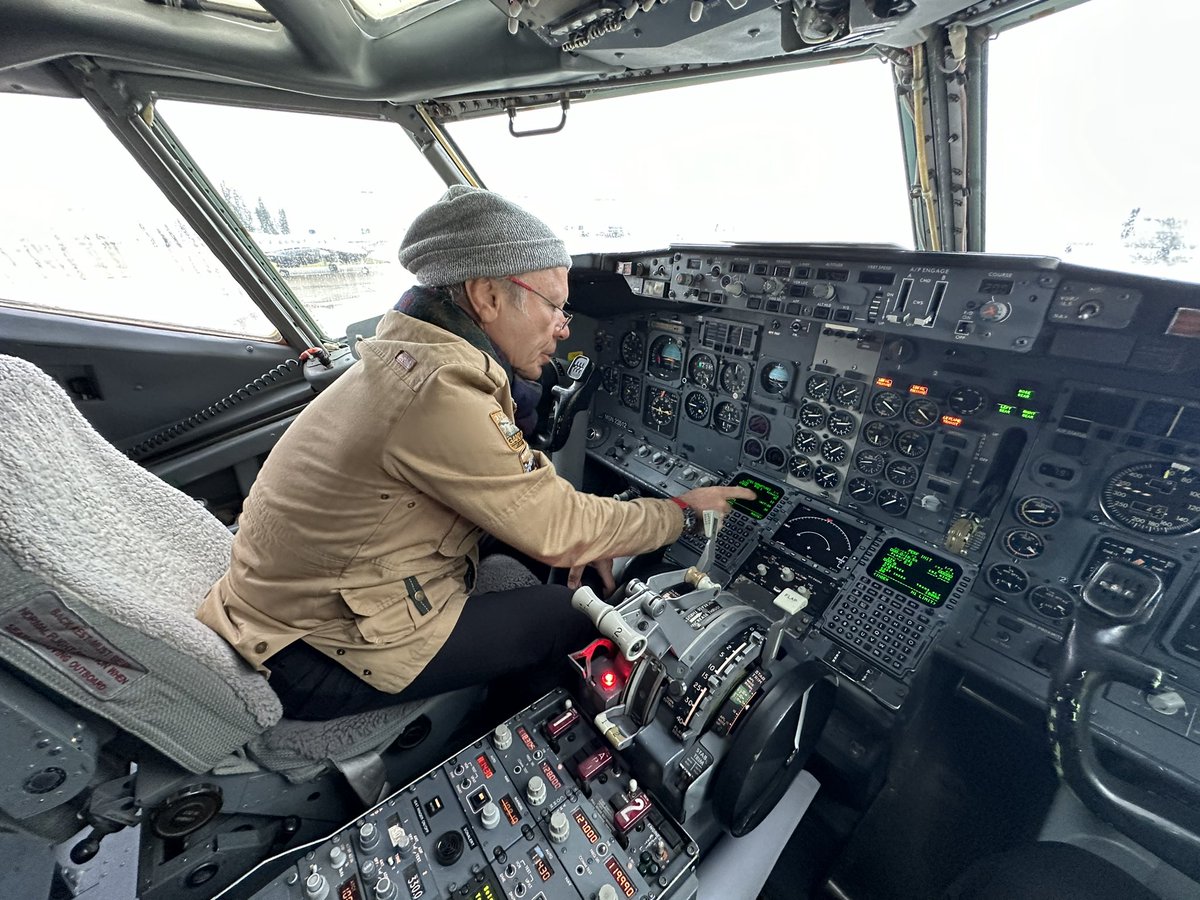 Bruce Dickinson from @ironmaiden is here at <a href="/FlyYEG/">Edmonton International Airport</a> . His first stop… our 737 🥰. Bruce actually helped me make the deal on this aircraft. Can’t wait for the Show IM tomorrow. The Buffalo guys will be there full force.