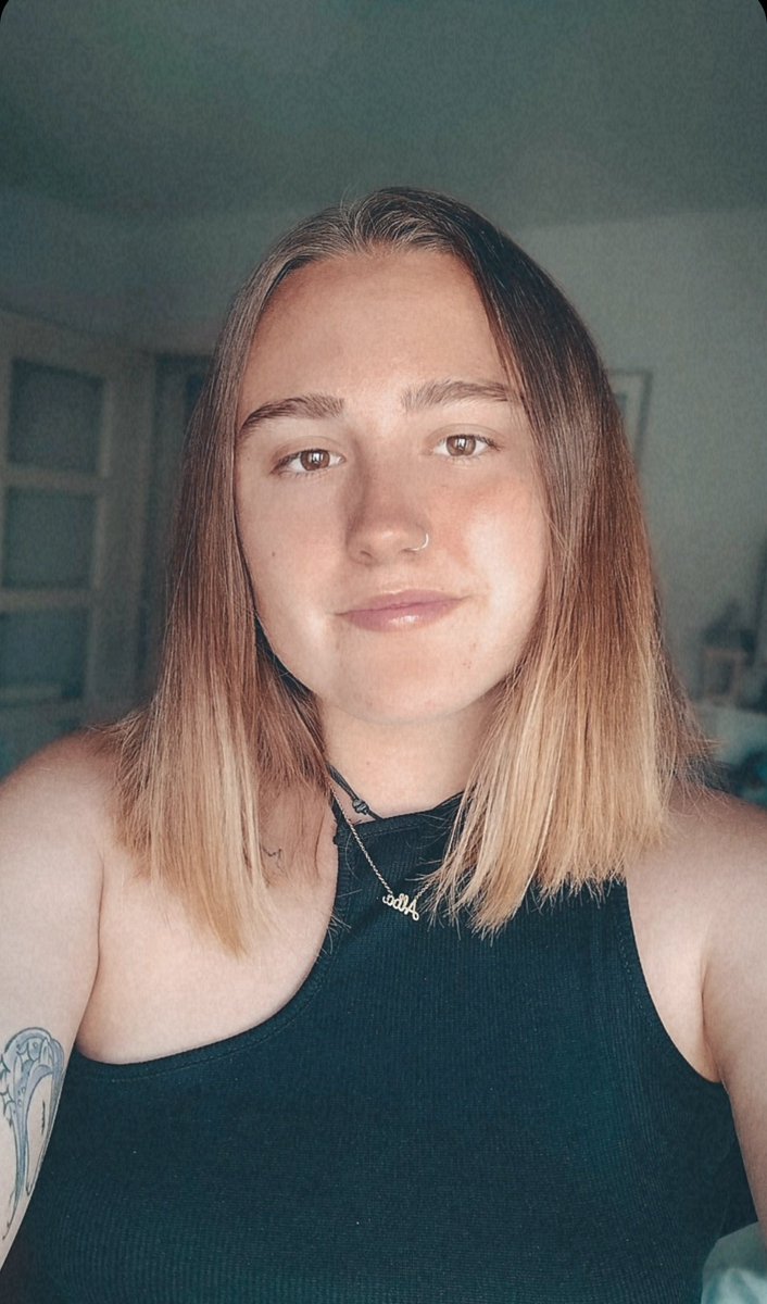 albita_fp27's tweet photo. Me corte el pelito y me encanta🫠🌻 https://t.co/Hm2bY5JzA9