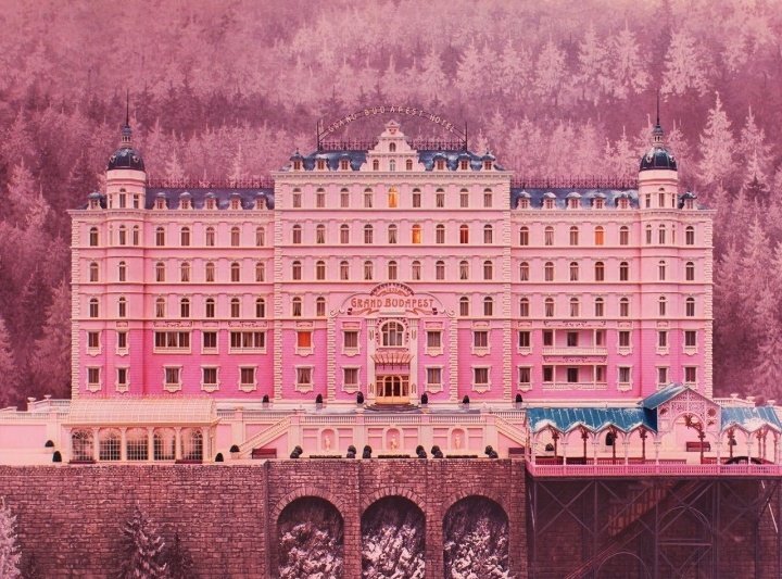 TheCinesthetic's tweet photo. The Grand Budapest Hotel (2014) dir. Wes Anderson https://t.co/VtW1W61ceE