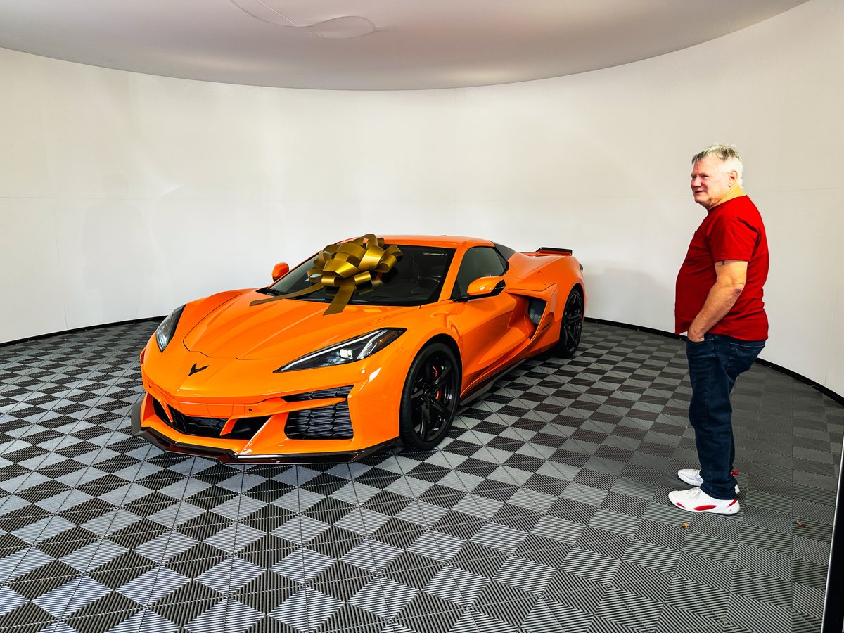 evergreenchevy's tweet photo. Here is Richard and his lovely wife taking delivery of their powerful, brand-new 2023 Corvette Z06 with some help from their Salesperson, Kyle Renfro! Congratulations to you both, enjoy your new ride! 🎉🎈 Visit us online to order your very own Corvette: https://t.co/b0nkHvIx69 https://t.co/kBjXBY4Y6n