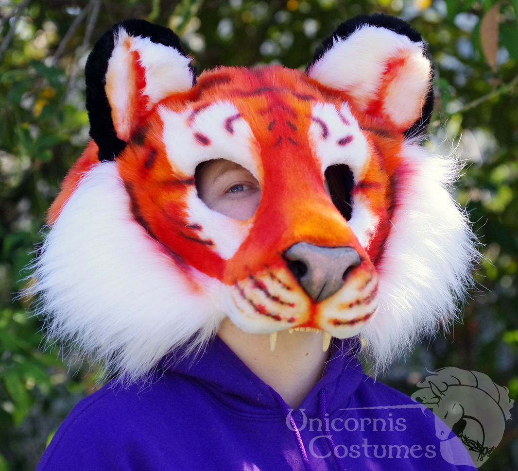 Finished fire inspired tiger LARP mask, for #FursuitFriday :)

Lots of fun airbrushing details! 🐯

(Now available on our website, link in bio)