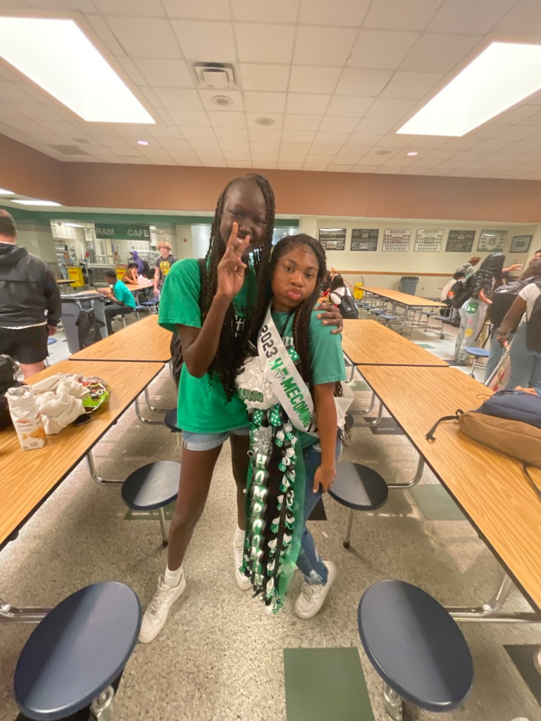 HeyMissMoose's tweet photo. My social butterfly won 2023 Homecoming Lady... her campaigning worked! Congrats Lena! #Risd #BerknerRams https://t.co/XNXEkq3vKT