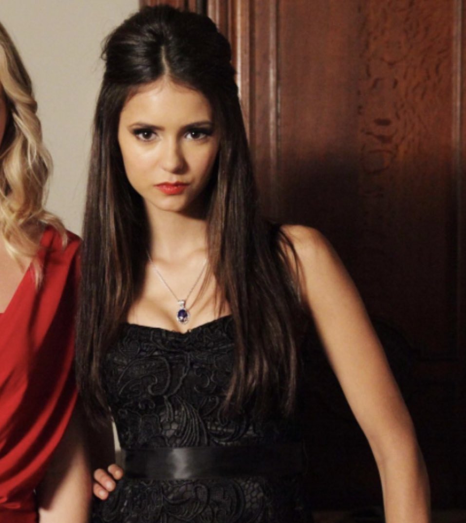 elenaslois's tweet image. remember this              this is her
girl?                                    now: