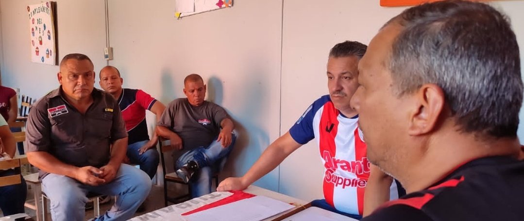 ¿Y EL BLOQUE ORIENTAL DÓNDE ESTÁ?

APOYANDO A NICOLÁS

Junto a nuestras bases,DN con los compañeros <a href="/Tupa_Esteban/">Esteban Fernández</a> Sec. Nal. de Organización y <a href="/Tonylarez_mrt/">Tony</a>  Sec. Nal. del Concejo de Orientación Disciplinaria en proceso de adecuación en <a href="/DeltaamacuroM/">DeltaAmacuro_MRT3</a>
#VenezuelaDeValoresYCultura