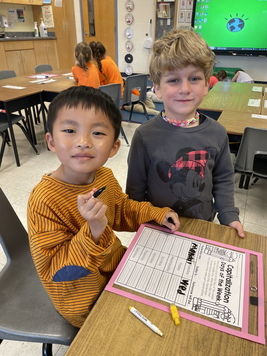 mssarracini's tweet photo. Working hard on our grammar centres this morning! Our grade 1s are learning when to use a capital letter ✏️ https://t.co/3xDa16XknQ