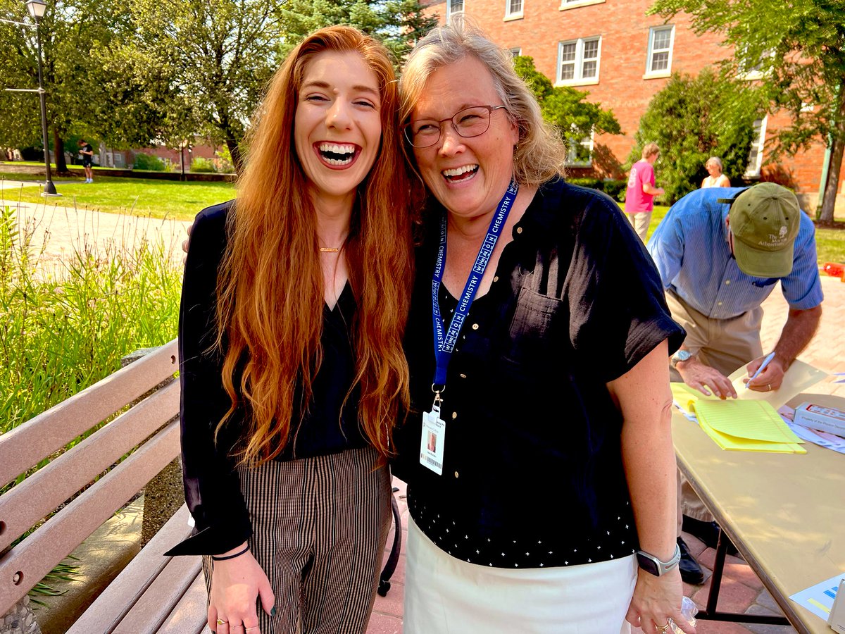 kelly_vazquez16's tweet image. Welcome week festivities prior to classes included convocation and “meet the department” activities for freshman physics &amp;amp; engineering students! I am SO GRATEFUL for such amazing new colleagues 🔵🟠

{reflection post for F23 semester}
#newprofessor #newPI #freshman #WomenInSTEM