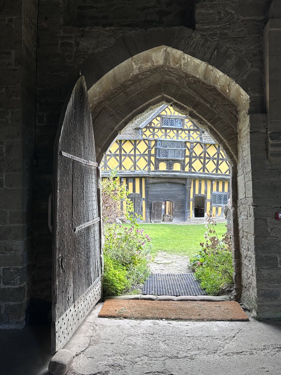 alan_shropshire's tweet photo. Howโs this fine specimen for #AdoorableFriday? โฆ@EnglishHeritageโฉ #Stokesay #Shropshire https://t.co/RtPnK1xAt2