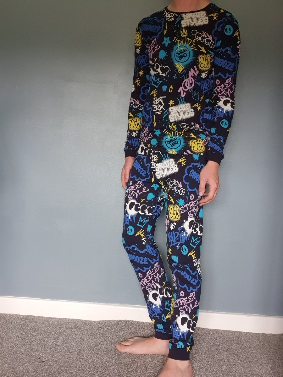 dryniteskid's tweet photo. New pj's day 😁😁 only issue with skinny fit pj's is they're a bit revealing 🙈

Anyone wanting them search M&amp;S
Graffiti boys pyjamas 🙋

#abdl #diaperboy #dl #tbdl #ninjamas https://t.co/PcA43PUSCj