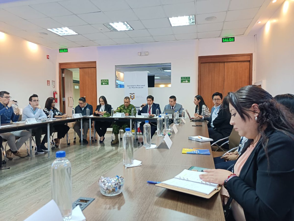 IGM_Ecuador's tweet photo. ⭕️En el marco de la Primera Sesión Ordinaria del Consejo Nacional de Geoinformática, el @IGM_Ecuador abordó la temática de geoinformación y resaltó el  compromiso de continuar trabajando de manera  articulada en beneficio del país.
👉Leer más: https://t.co/kKVTryaN1u https://t.co/cCOKZ4KSUD
