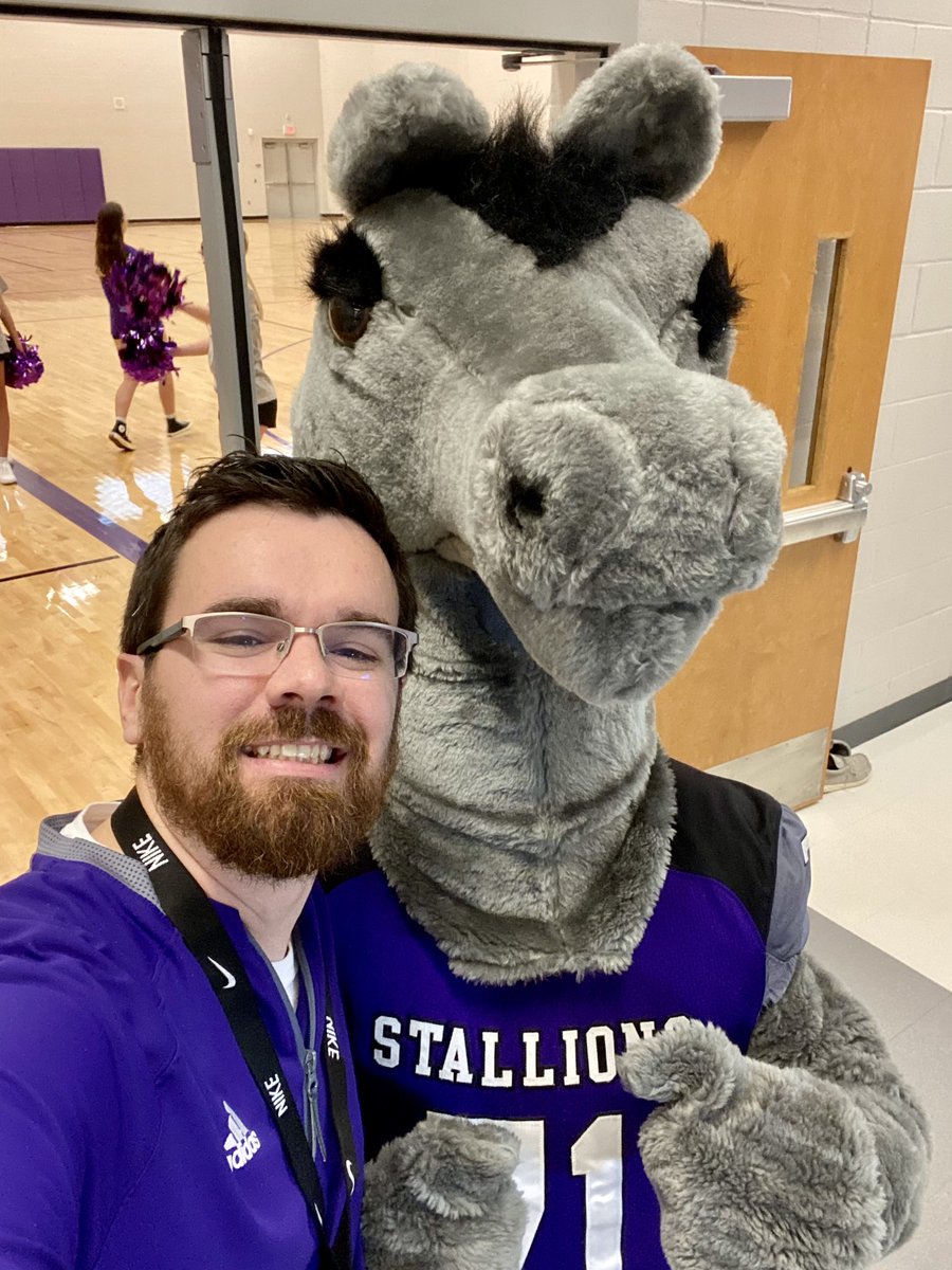 MrCarterWSMS's tweet photo. What an amazing pep assembly for fall sports today at @WSMSStallions led by STUCO! #StallionsConnect @MrPeaveyWSMS https://t.co/EoVseH37AL