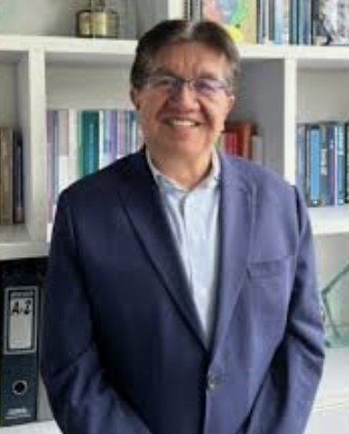 HarolNieto's tweet photo. Este #FelizViernes,  esto fue lo  q dijo Andrés Idarraga Franco @Aidarragaf,  secretario de transparencia de la presidencia sobre la compra de más de dos millones de dosis contra la malaria por parte del gobierno de Iván Duque @IvanDuque,  cuando las necesidades del país eran solo ocho mil.

"El pasado 5 de marzo de 2021 (gobierno Duque) se expidieron los estudios del Ministerio de Salud que buscaba ampliar el banco de medicamentos para la malaria, el gobierno solo tenía la necesidad de cubrir hasta el 2022, pero resultaron adquiriendo medicina para más de 300 años. El contrato se hizo con la Organización Panamericana de la Salud, y aun si donáramos esta cantidad de medicamentos a toda Latinoamérica, nos sobraría. No hay manera de que esto pueda resolverse antes de que se venzan, por lo que se está mirando la posibilidad de donar también a países como Pakistán.
A espaldas del exministro Ruiz no fue. Estamos hablando de un delito que involucra más de 3 mil millones de pesos de los recursos públicos perdidos gracias a la mala gestión. 
Esto no tiene que ver con discusiones políticas de reformas. Esto es un hecho serio que está siendo examinado por la Fiscalía. Hoy nos sobran más de un millón de medicamentos para la malaria que están a punto de vencerse, eso no es debatible”