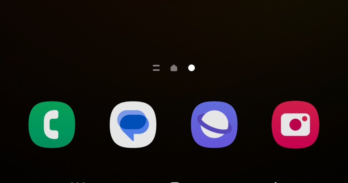 Daniel72156729's tweet photo. @MKBHD Default one is the best https://t.co/3z6hx1uxBc