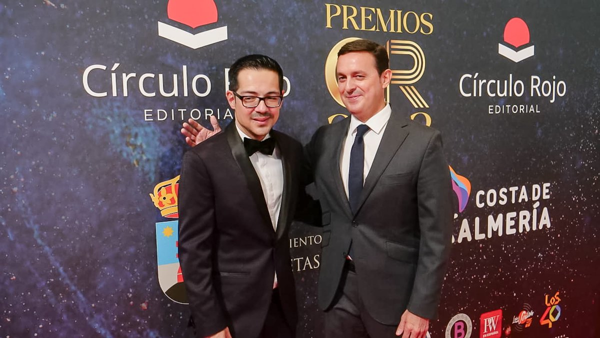 JaviAurelianoG's tweet photo. 📖 @Edicirculorojo es una fábrica de sueños en la tierra donde estos se hacen realidad: Almería Enhorabuena a @AlberCerezuela y su equipo por sus 15 años de historia y la décima edición de su gala y por acercar a los lectores historias que nos emocionan. #premioscirculorojo2023 https://t.co/G5gpM2Yh6C