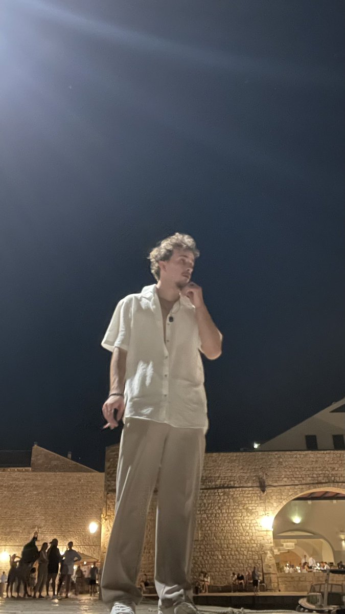 orangexphoto's tweet photo. September like no one 
When you know how to take a pic, im sure you have good photos of yours too
#hola https://t.co/vwOLpUUzHT