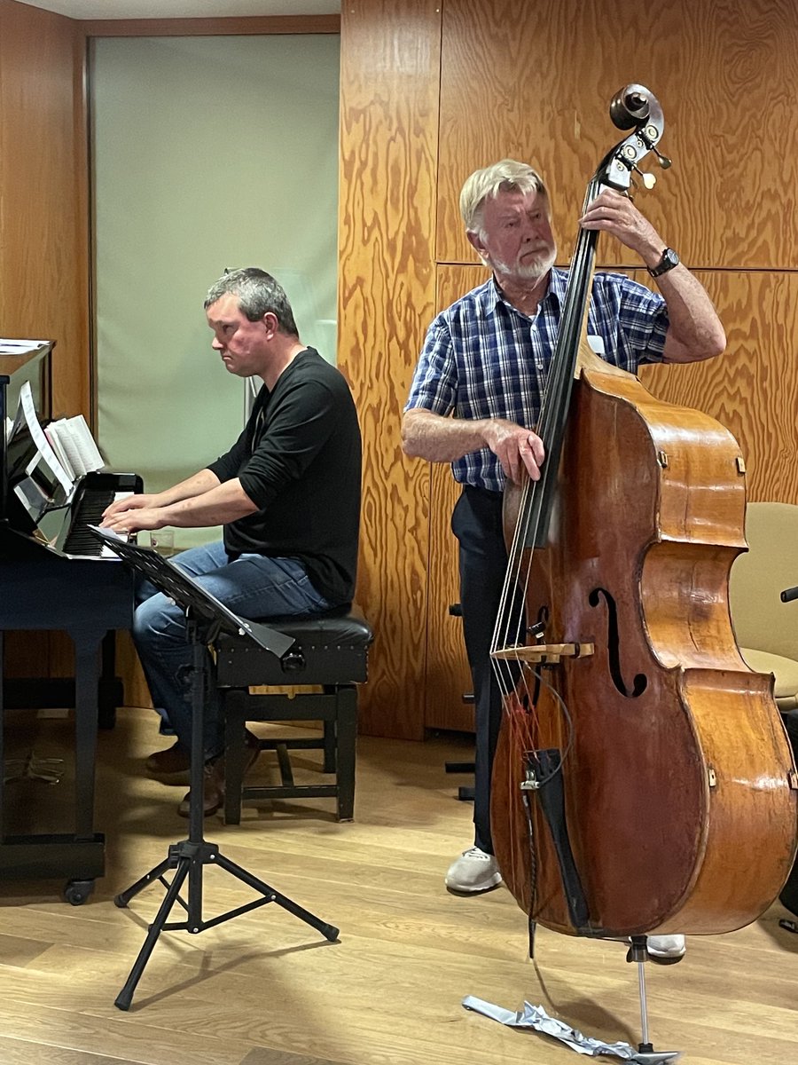 Louise Naylor tweet media