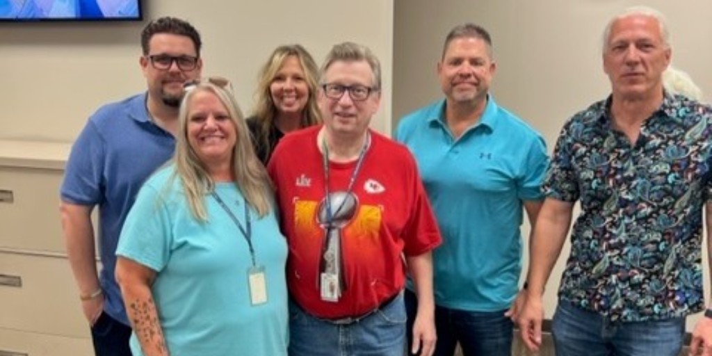 247Logistics_'s tweet photo. Today we celebrated the retirement of Mike Zeih, IT Support extraordinaire, who's worked at 24/7 for 20+ years! 💙💚

Please join us in wishing Mike well on his next adventure! https://t.co/A333BSHqbB