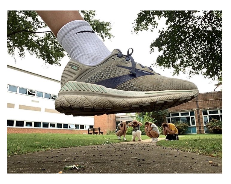 BusEdFun4U's tweet image. The WMS Yearbook Students worked together to create Forced Perspective Photographs to expand and enhance their photography skills! 📸 #WnEverything @BoykinBryan @Ashley83859234 @HokieAEK @WMS_WolfPack @wmspta_wolves @WilliamsburgCSD