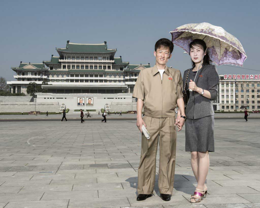 xe0_xeo's tweet photo. A thread on the photographic series titled "North Korea" taken by French photographer Stéphan Gladieu 🧵 https://t.co/P4k9Ewfrqd