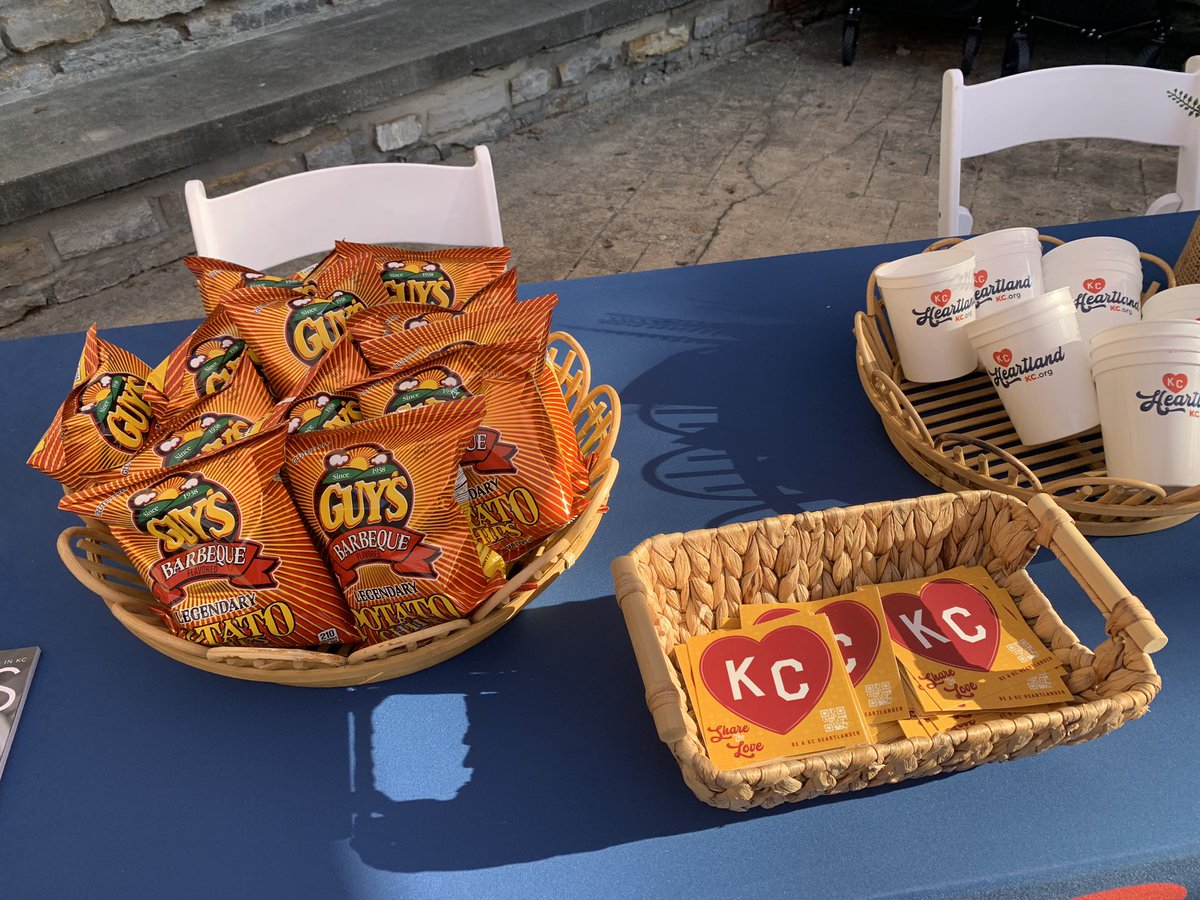 erikbergrud's tweet photo. 🙏🏼 @ithinkKC for bringing the @KCHeartland ❤️ to @ParkUniversity this afternoon/evening 
🙏🏼 for the snacks, @GuysSnacks https://t.co/mQMteqzYKY